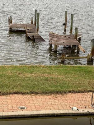 Exterior, Lake