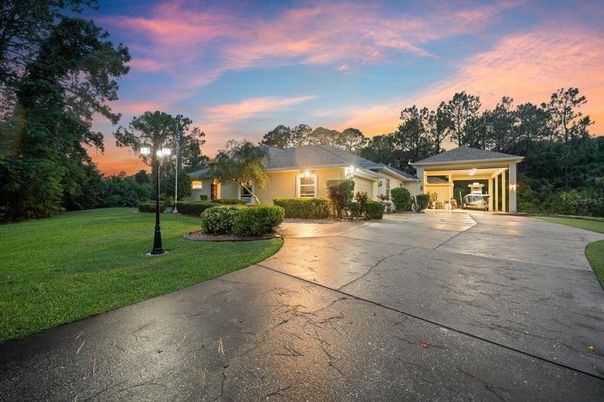 Backyard, Exterior, Facade, Ranch