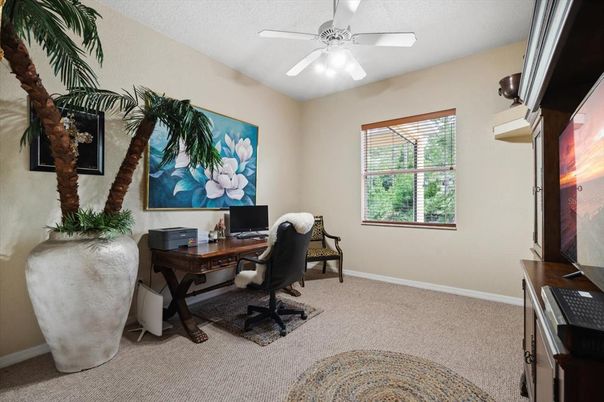Home Office, Interior