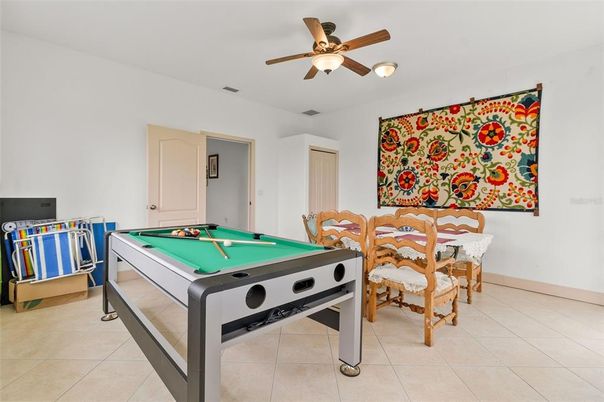 Billiard Table, Game Room, Interior