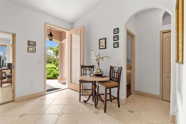 Dining room, Interior