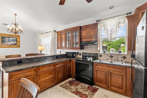 Chandelier, Interior, Kitchen