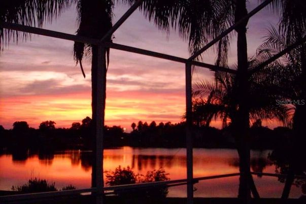 Exterior, Lake