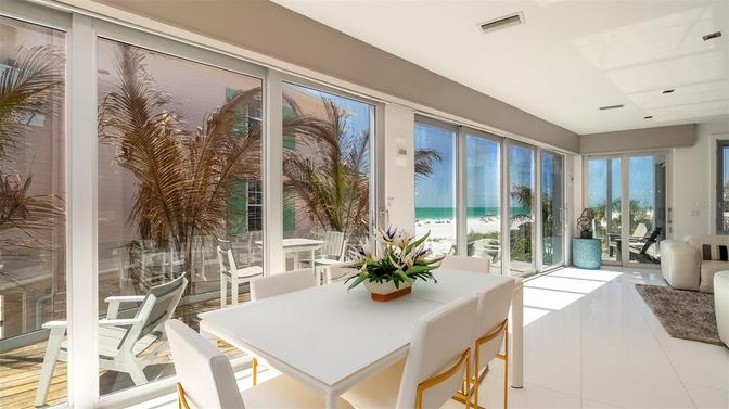 Dining room, Interior, Recessed Lighting