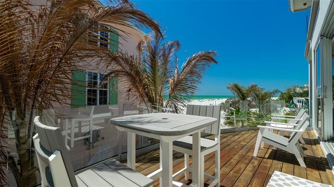 Exterior, Wood Texture Flooring