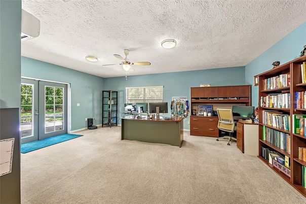 Home Office, Interior