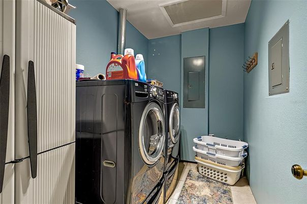 Interior, Washer