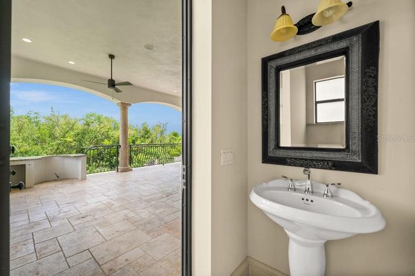Bathroom, Interior, Recessed Lighting