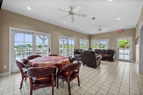Dining room, Interior, Living room, Recessed Lighting
