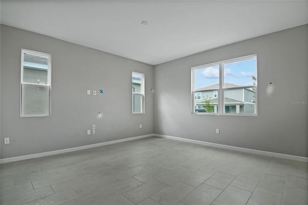 Empty room, Interior