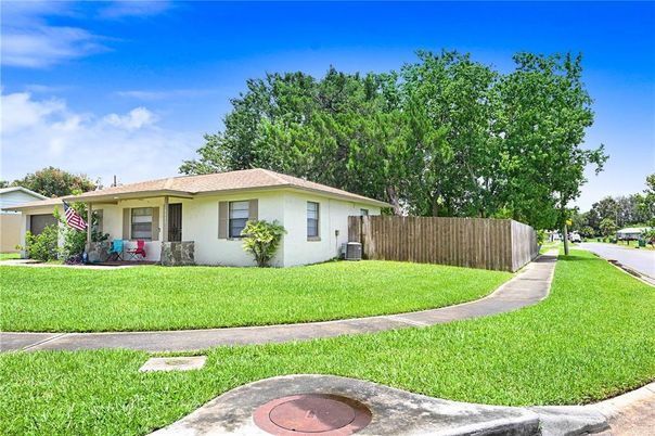 Backyard, Exterior, Facade, Ranch