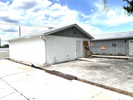 Detached Garage, Exterior
