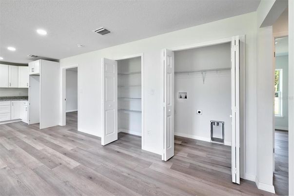 Interior, Recessed Lighting, Wood Texture Flooring