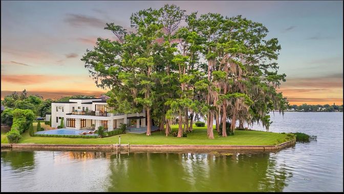 Exterior, Lake