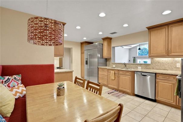 Dining room, Interior, Kitchen, Recessed Lighting, Stainless Steel Appliances