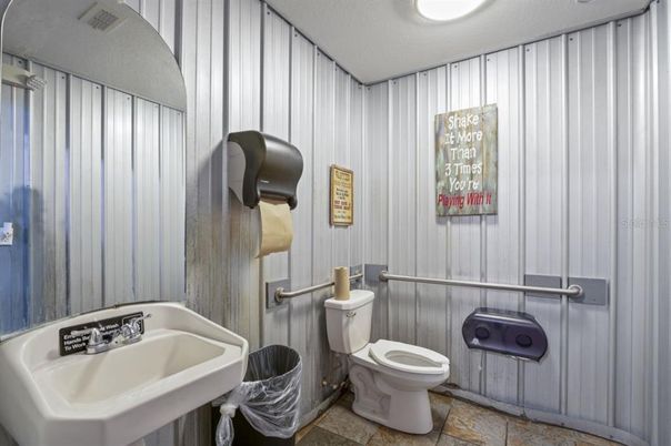 Bathroom, Interior, Recessed Lighting