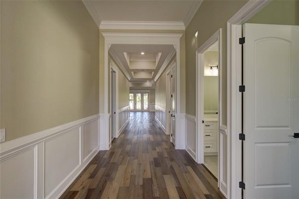 Interior, Recessed Lighting, Wood Texture Flooring