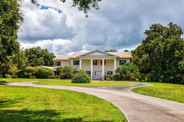 Backyard, Exterior, Facade, Ranch