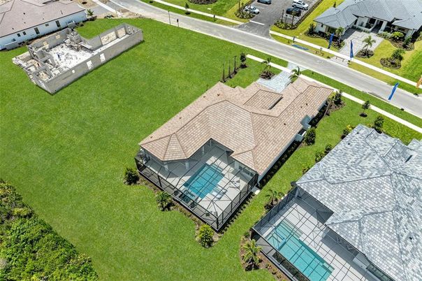 Exterior, Drone