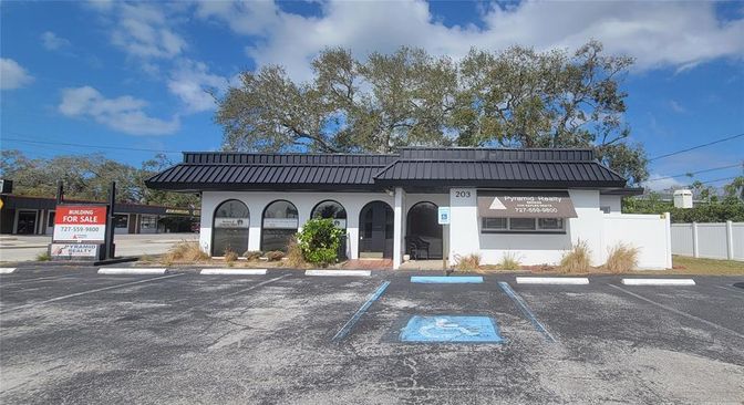 Exterior, Facade, None