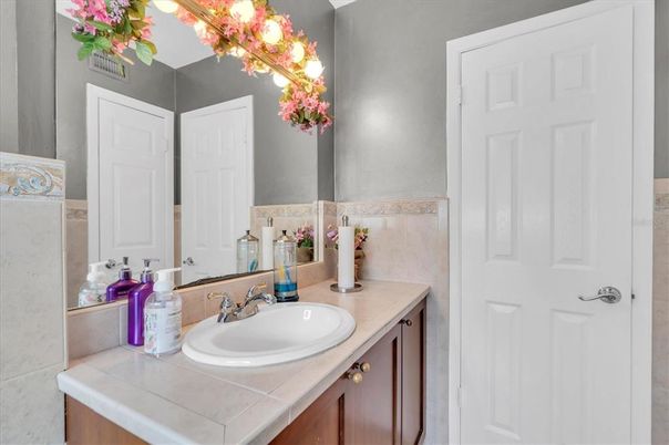 Bathroom, Interior, Tile Countertops