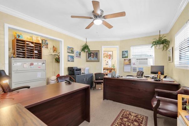 Home Office, Interior