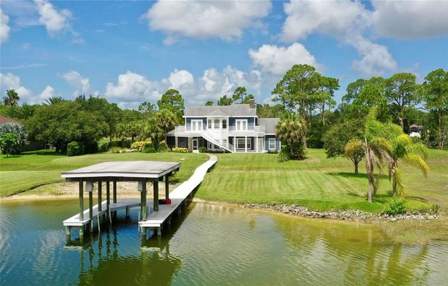 Exterior, Lake