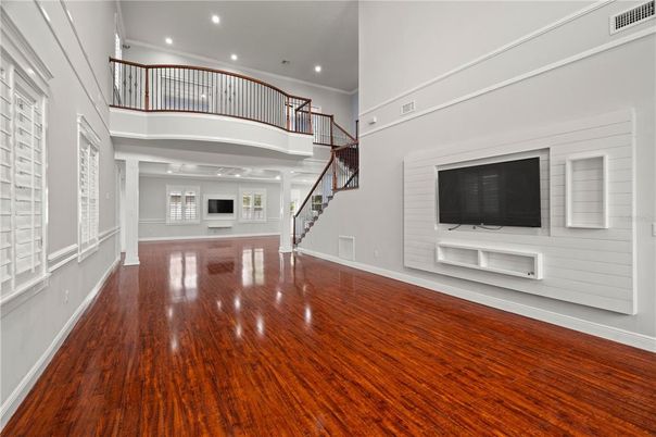 Interior, Recessed Lighting, Wood Texture Flooring