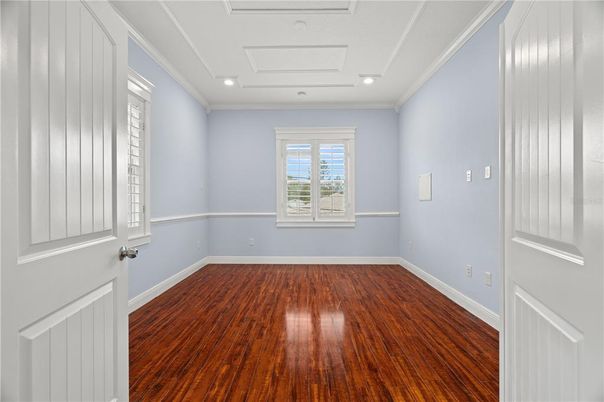 Empty room, Interior, Recessed Lighting, Wood Texture Flooring