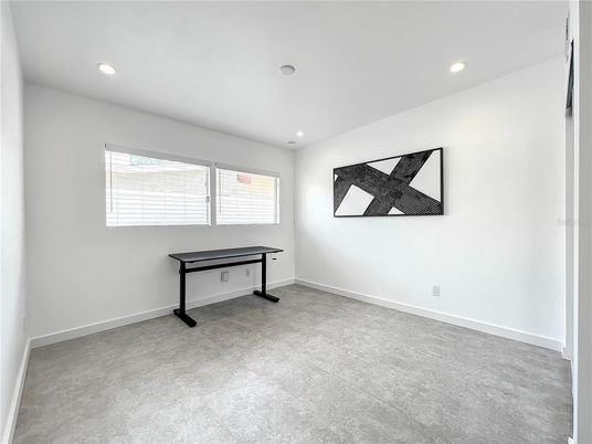Empty room, Interior, Recessed Lighting