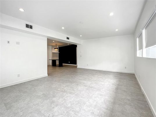 Empty room, Interior, Recessed Lighting