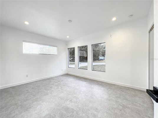 Empty room, Interior, Recessed Lighting