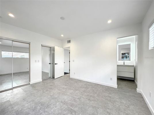 Empty room, Interior, Recessed Lighting