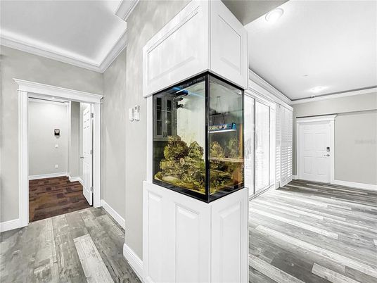 Interior, Recessed Lighting, Wood Texture Flooring
