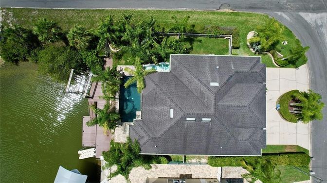 Exterior, Drone