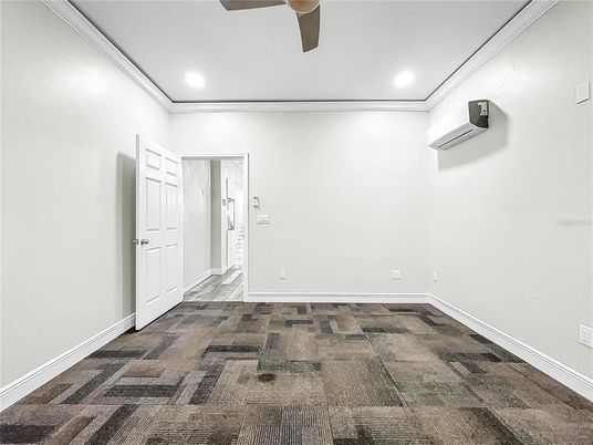 Empty room, Interior, Recessed Lighting
