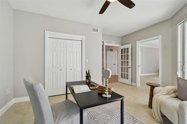 Home Office, Interior
