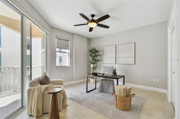 Home Office, Interior