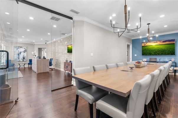 Chandelier, Dining room, Interior, Pendant Lights, Recessed Lighting, Wood Texture Flooring
