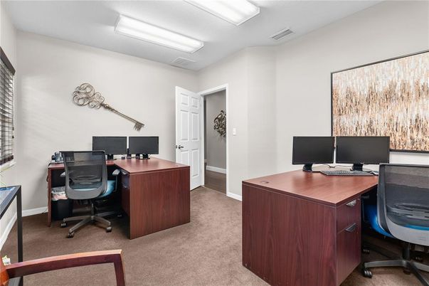 Home Office, Interior