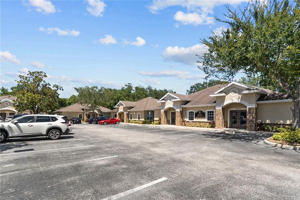 Exterior, Facade, Ranch