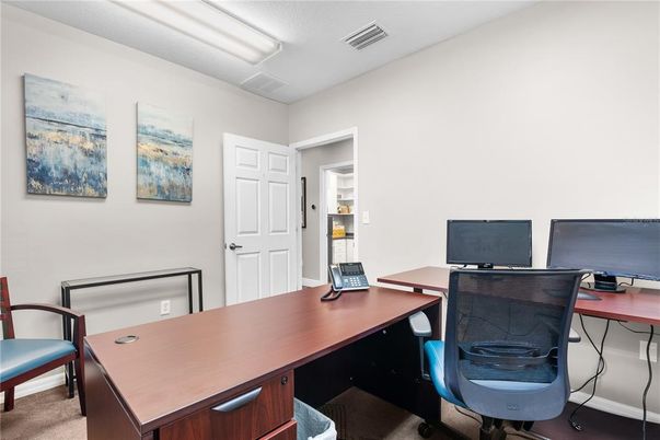 Home Office, Interior