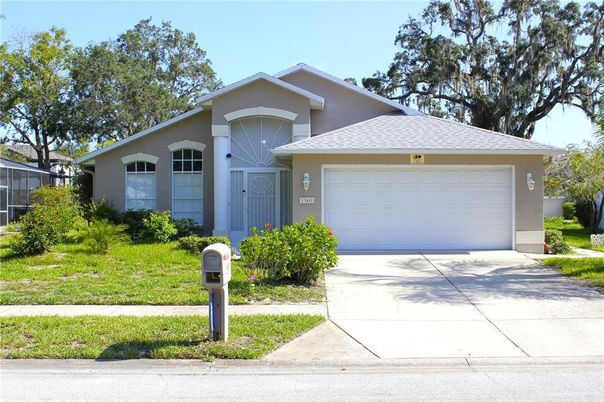 Attached, Exterior, Facade, Ranch