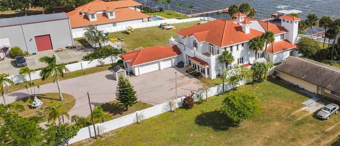 Exterior, Drone