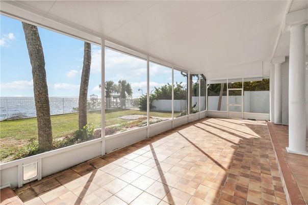 Interior, Sun Room, Water