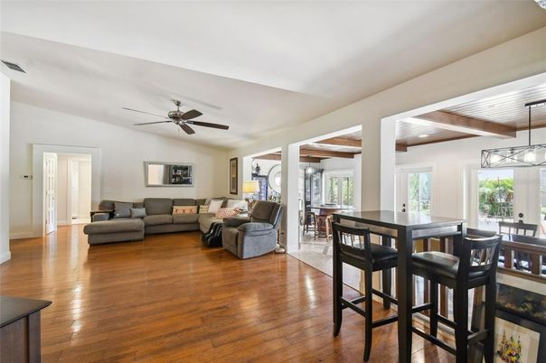 Dining room, Interior, Living room, Pendant Lights, Wooden Beams, Wooden Ceilings, Wood Texture Flooring