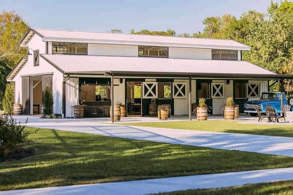 Exterior, Facade, Farmhouse