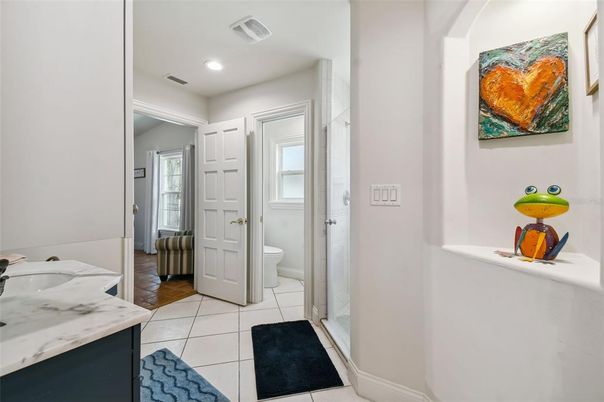 Bathroom, Interior, Recessed Lighting