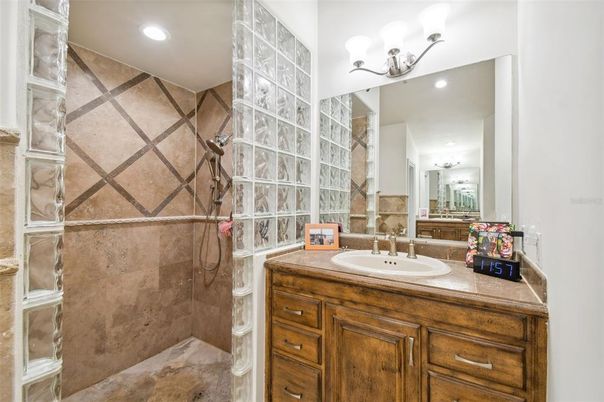 Bathroom, Interior, Recessed Lighting