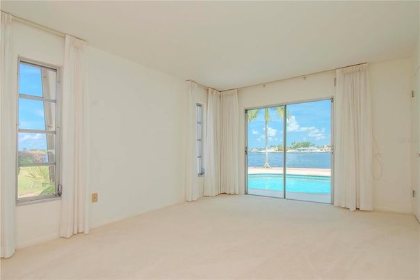 Empty room, Interior, Water